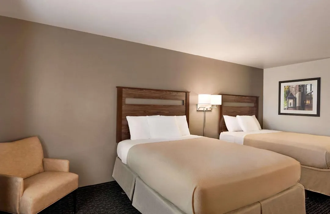 Baymont By Wyndham Buffalo-1