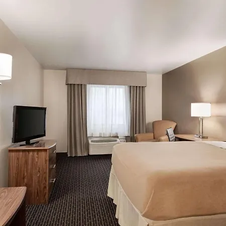 Baymont By Wyndham Buffalo-2